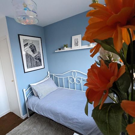 אדינבורו Single Room With Castle View מראה חיצוני תמונה